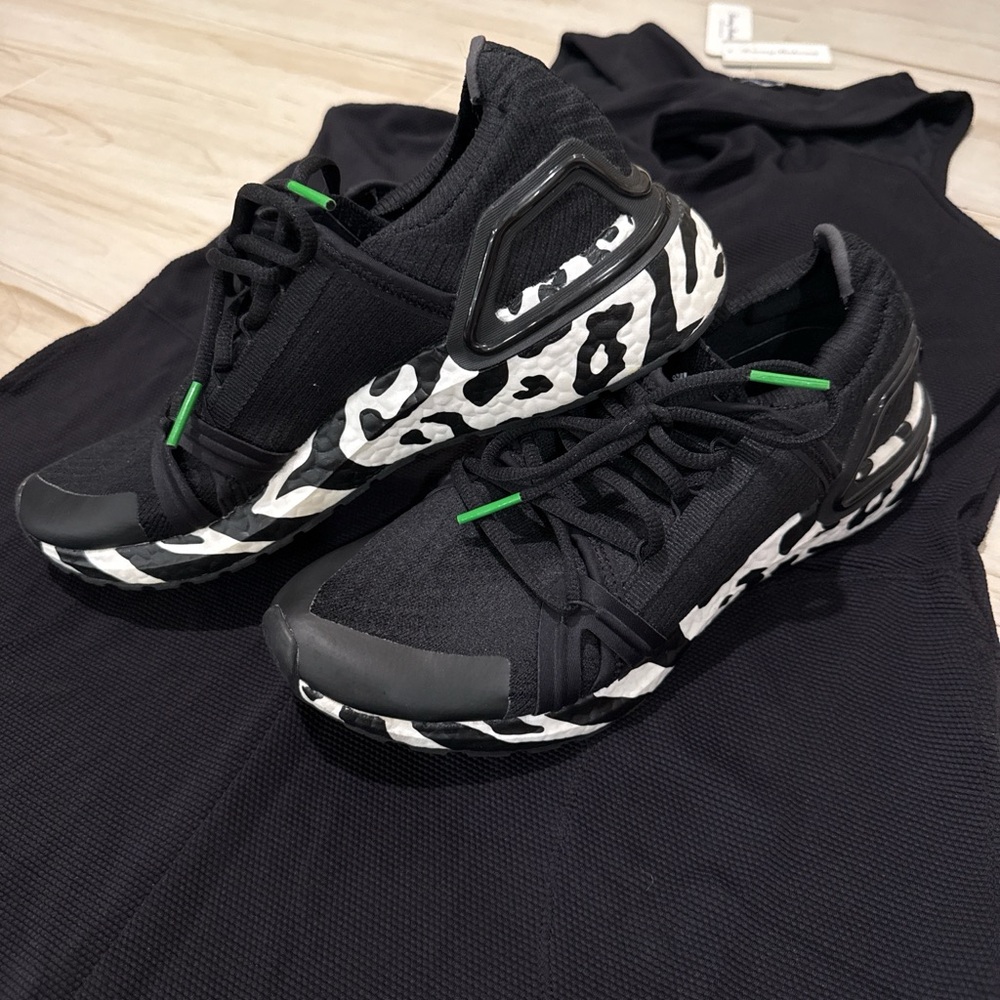Adidas Black Sneakers with Green Detail - Picture 2 of 9